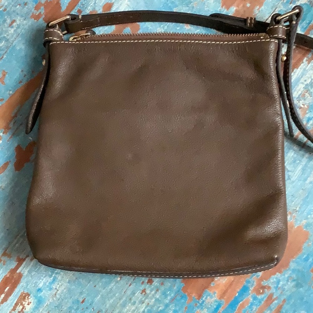 😍Dooney & Bourke Crossbody Pebble Leather Letter Carrier😍 - Picture 7 of 11